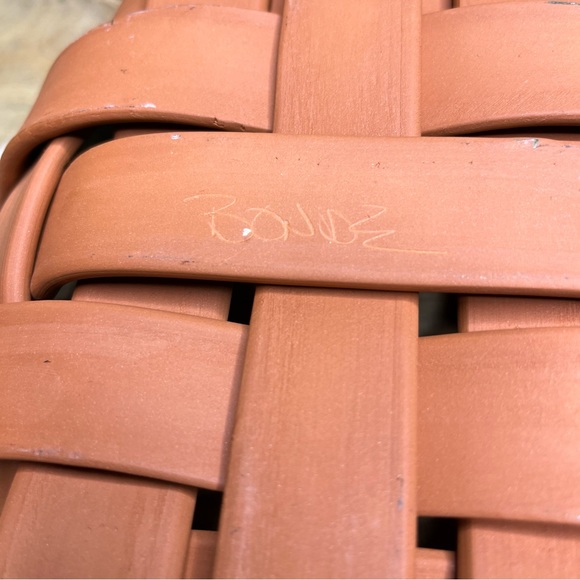 Lyn Bonde terra-cotta woven bread warmer & bread baker EUC - Picture 6 of 11